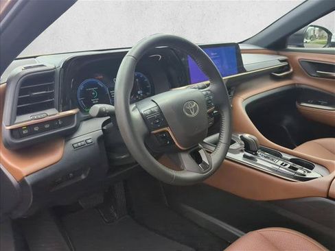 Certified 2025 Toyota Crown Signia AWD/4WD image 9
