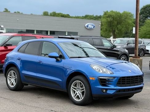 Used 2018 Porsche Macan AWD/4WD image 39