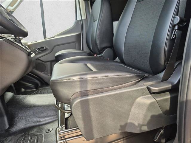 New 2026 Ford Transit 250 148 Medium Roof RWD image 4