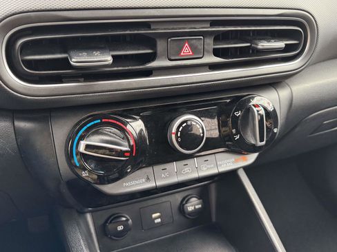 Used 2023 Hyundai Kona SEL image 13