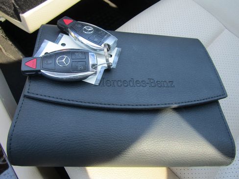 Used 2014 Mercedes-Benz GLK 250 BlueTEC 4MATIC image 26