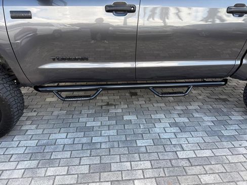 Used 2018 Toyota Tundra SR5 w/ SR5 Upgrade Package image 31