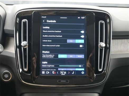 Used 2023 Volvo XC40 B5 Plus w/ Protection Package Premier image 17