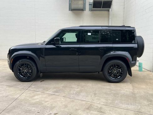 Used 2024 Land Rover Defender 110 S image 5