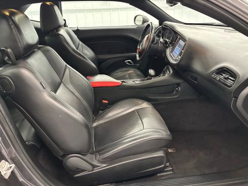 Used 2017 Dodge Challenger SXT Plus image 32