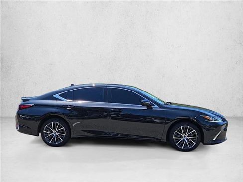 Used 2025 Lexus ES 300h w/ Premium Package FWD image 4