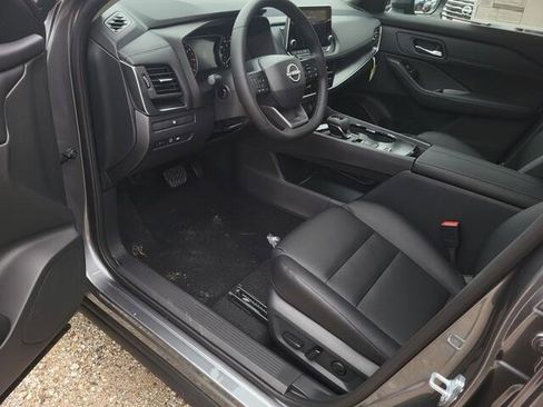 New 2025 Nissan Rogue SV w/ SV Premium Package image 18