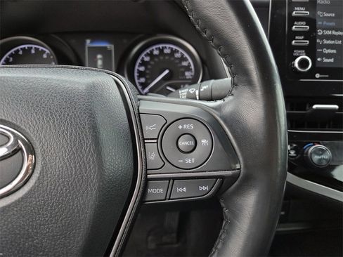 Used 2024 Toyota Camry SE image 18