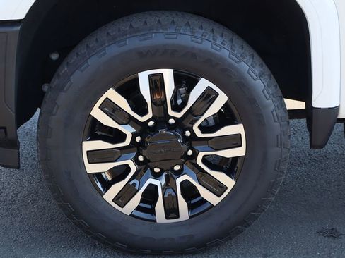 Certified 2025 GMC Sierra 2500 Denali Ultimate w/ Max Trailering Package image 35