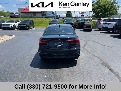 Used 2022 Kia Forte LXS FWD image 13