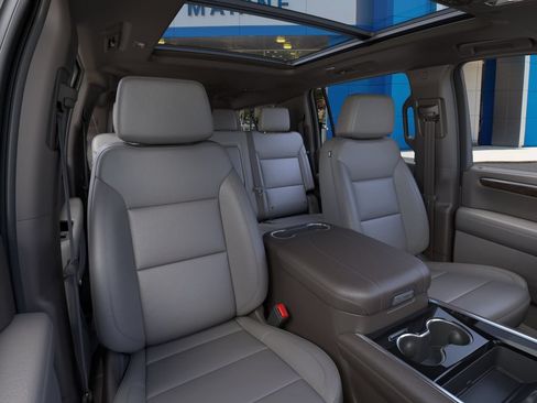 New 2026 Chevrolet Suburban Z71 w/ Comfort Package AWD/4WD image 16