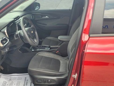 Used 2021 Chevrolet TrailBlazer LT w/ Convenience Package FWD image 5