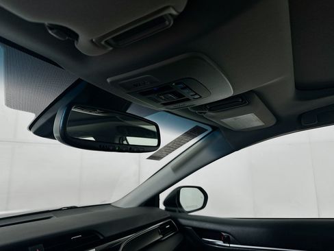 Used 2020 Toyota Camry XSE FWD image 18