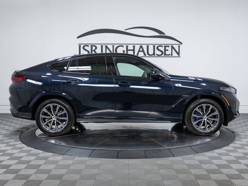 New 2026 BMW X6 xDrive40i w/ Climate Comfort Package image 4