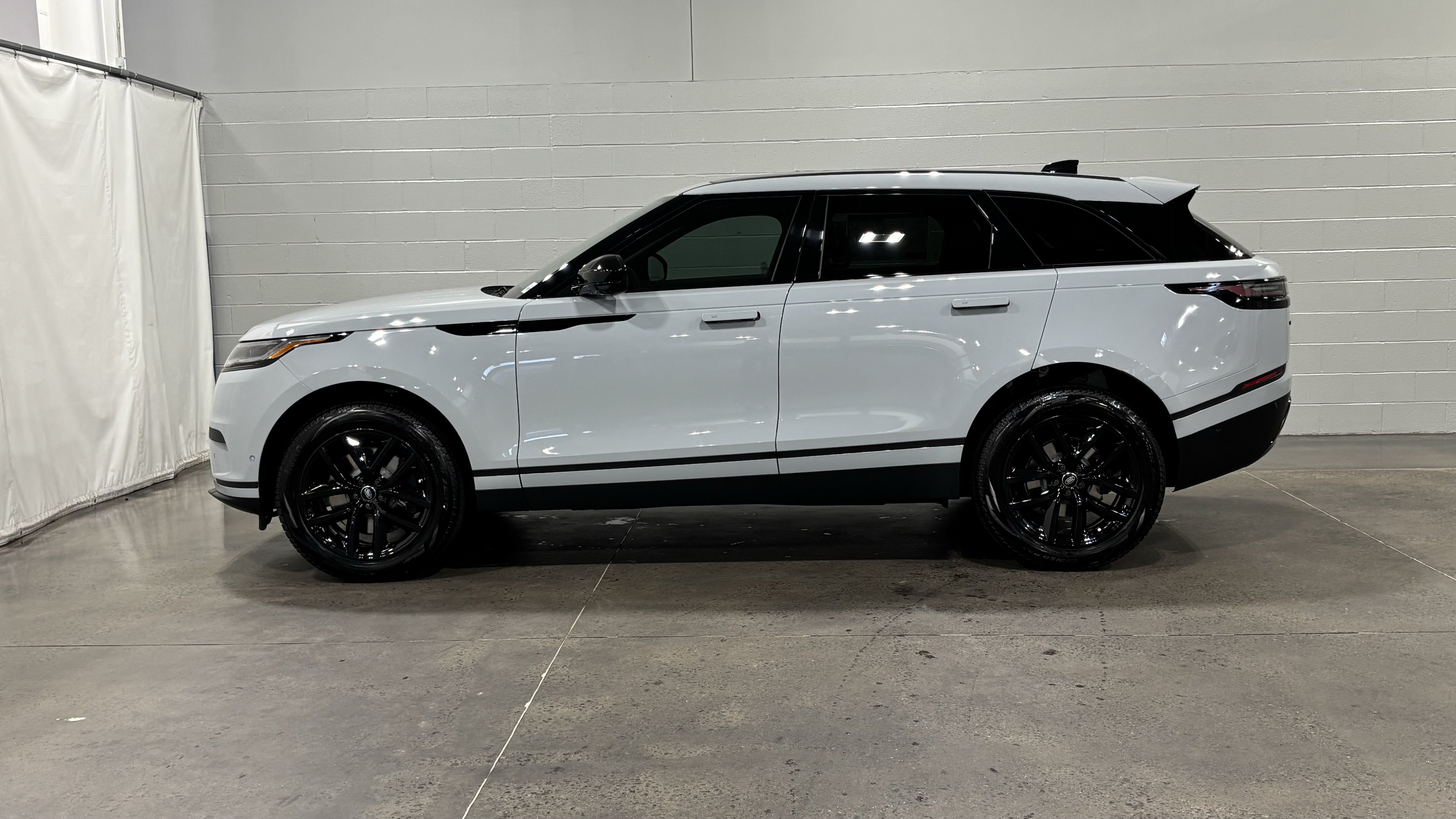 New 2026 Land Rover Range Rover Velar S AWD/4WD image 7