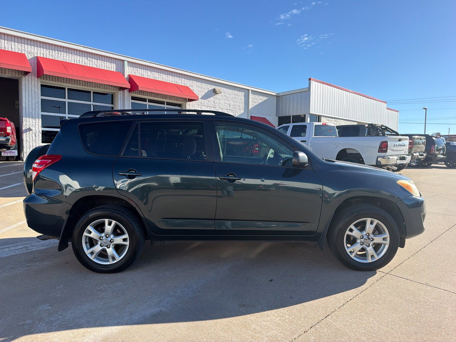 Used 2011 Toyota RAV4 4WD w/ Upgrade Value Pkg image 4