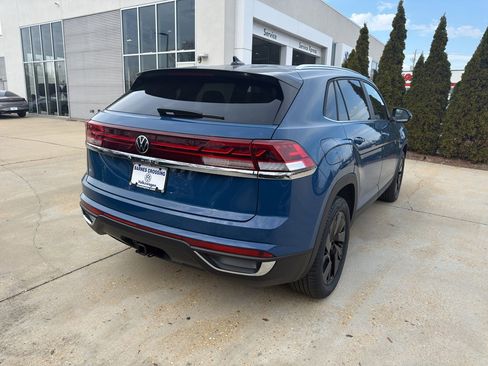 New 2026 Volkswagen Atlas Cross Sport SE FWD image 5