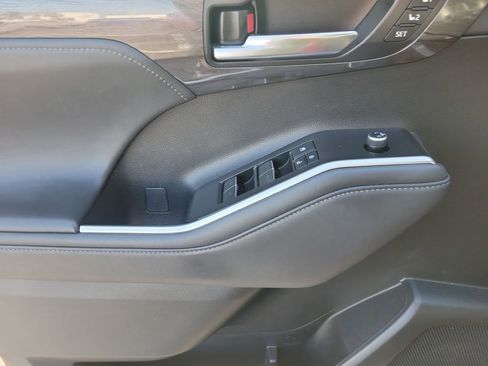 Used 2021 Toyota Highlander Platinum image 15