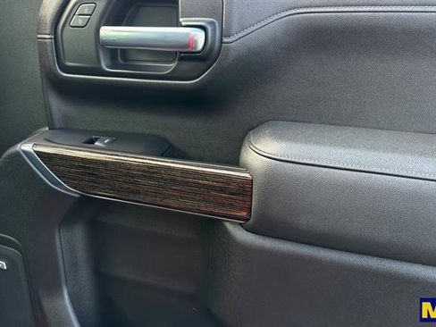 Used 2022 GMC Sierra 1500 Elevation w/ Preferred Package image 19