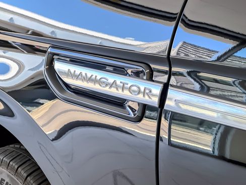 Certified 2019 Lincoln Navigator Reserve AWD/4WD image 29