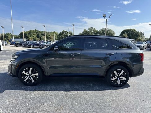 Used 2022 Kia Sorento S FWD image 8