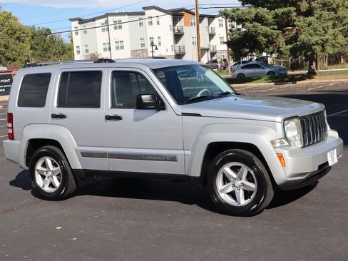 Used 2008 Jeep Liberty Limited image 2
