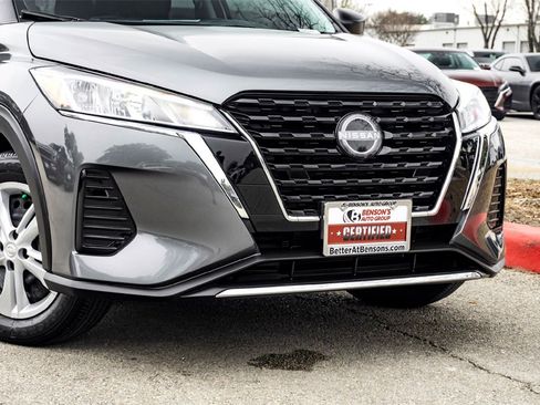 Used 2025 Nissan Kicks Play S image 3