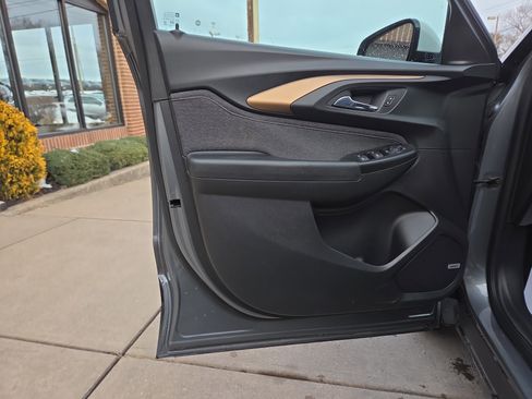 Used 2021 Chevrolet TrailBlazer ACTIV w/ Technology Package image 15