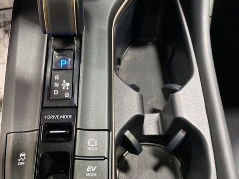 Used 2023 Toyota Crown XLE image 33