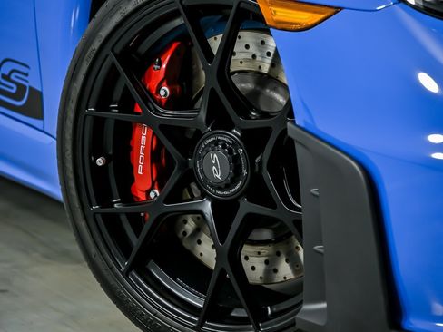 Used 2025 Porsche 718 Cayman GT4 RS RWD image 3