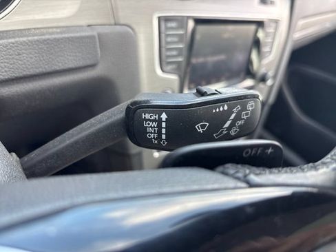 Used 2015 Volkswagen Golf 4-Door FWD image 20