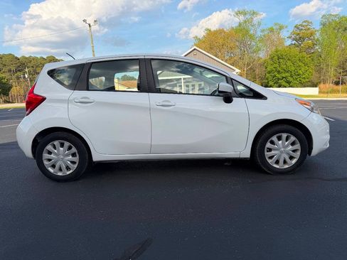 Used 2016 Nissan Versa Note SV FWD image 9
