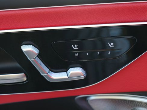 Used 2024 Mercedes-Benz CLE 300 4MATIC Coupe image 15