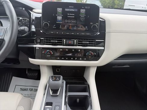 Used 2025 Nissan Pathfinder SL FWD image 16
