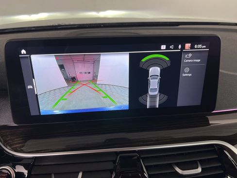 Used 2023 BMW 540i xDrive w/ Premium Package image 7