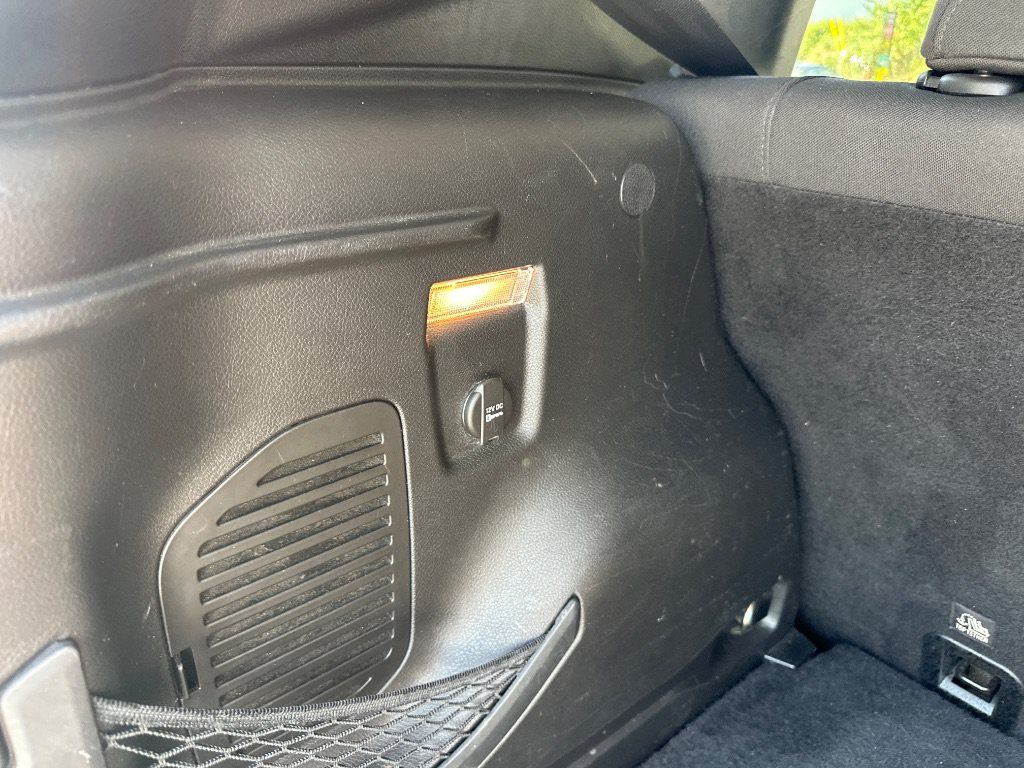 Used 2017 Jeep Renegade Altitude FWD image 39