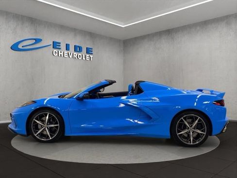 Used 2023 Chevrolet Corvette Stingray Premium Conv w/ Z51 Performance Package RWD image 11