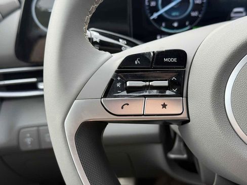 New 2025 Hyundai Elantra SEL image 18