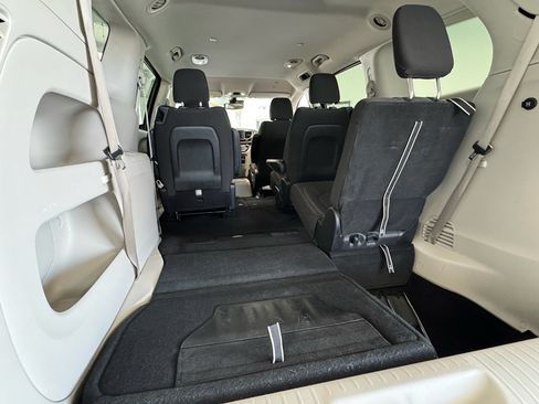 Used 2024 Chrysler Voyager LX FWD image 34