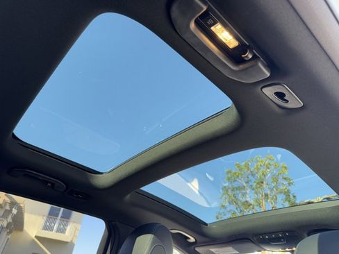 Used 2020 Mercedes-Benz GLC 300 4MATIC image 7