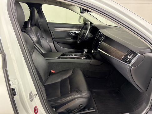 Used 2018 Volvo V90 T6 Cross Country w/ Convenience Package image 14