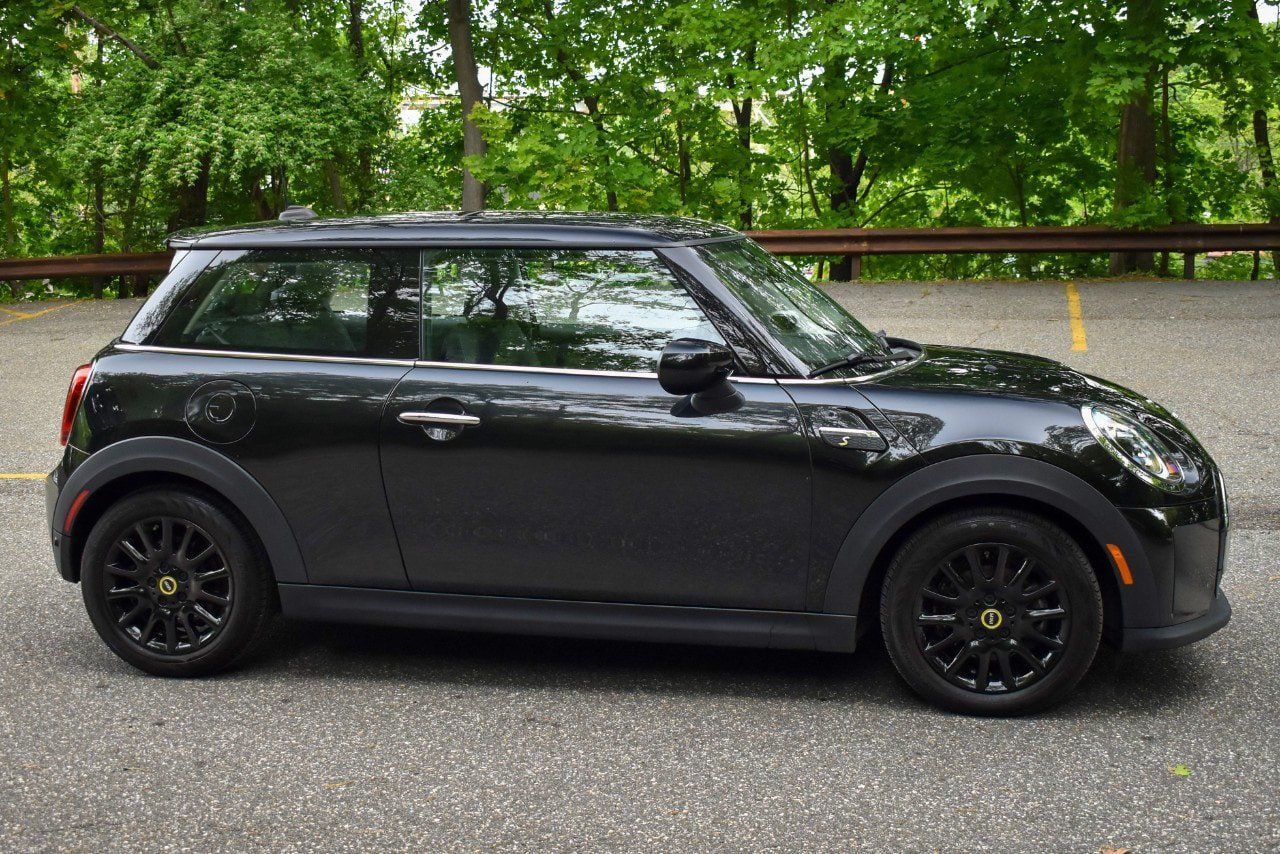 Used 2024 MINI Cooper SE FWD image 10