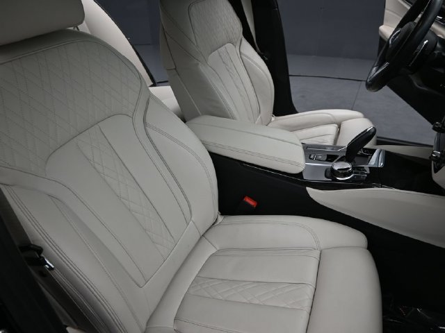 Used 2023 BMW M550i xDrive w/ Dynamic Handling Package AWD/4WD image 21