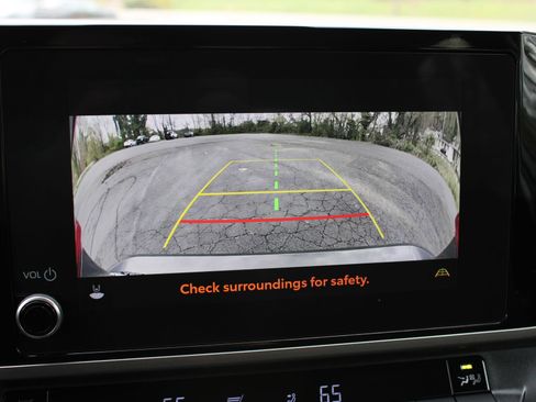 Used 2025 Toyota Camry LE FWD image 32