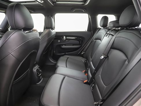 Used 2023 MINI Cooper Clubman S w/ Premium Package image 21