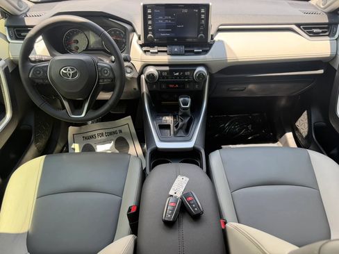 Used 2021 Toyota RAV4 XLE Premium FWD image 17