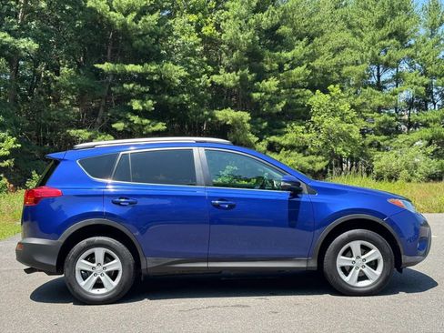 Used 2014 Toyota RAV4 XLE AWD/4WD image 6
