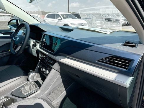 Used 2024 Volkswagen Taos SE FWD image 32