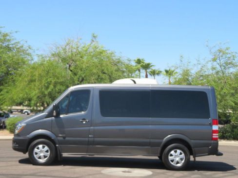 Used 2016 Mercedes-Benz Sprinter 2500 image 2