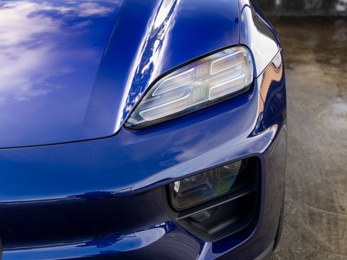 Certified 2024 Porsche Macan 4 Electric image 16